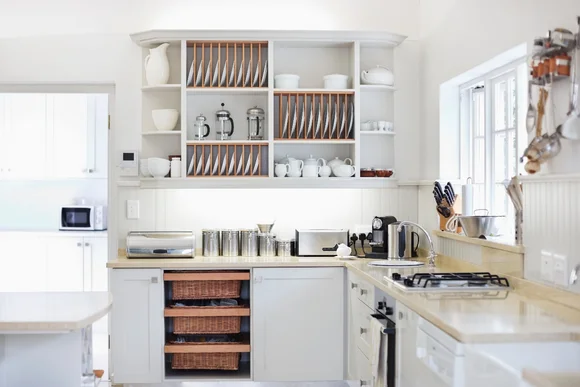 Eine helle, moderne Küche